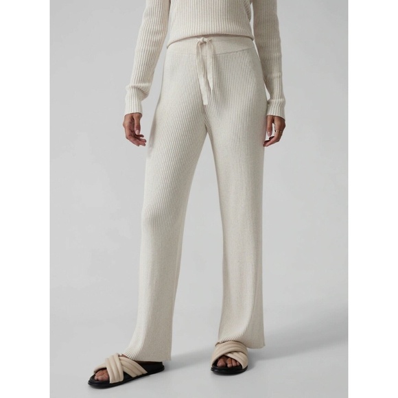 Athleta Pants - NWT! 🤍 Athleta Reverie Sweater Pant, Salt Ivory, Size M